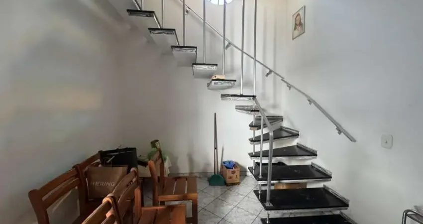 Casa térrea com edícula e 2 vagas - ótima localização na vila prudente