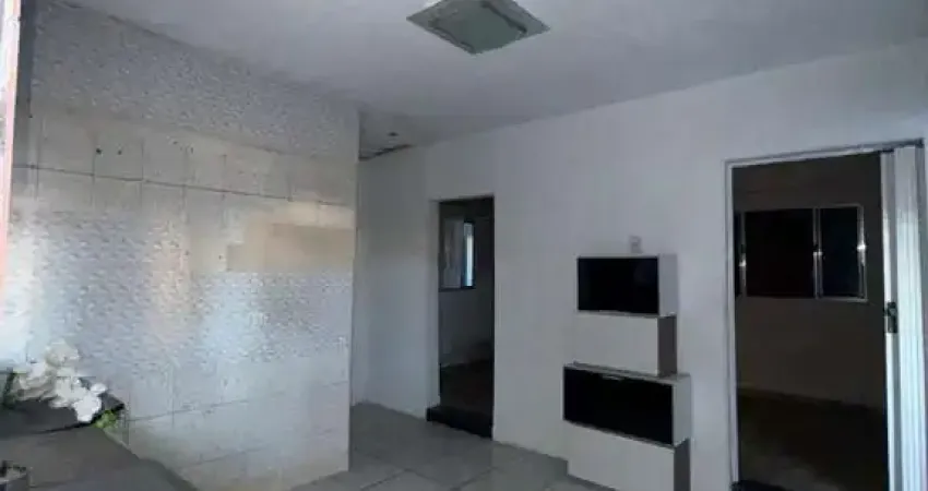 Casa com 2 dormitorios sala cozinha banheiro lavanderia sem vaga - Vila Lucia