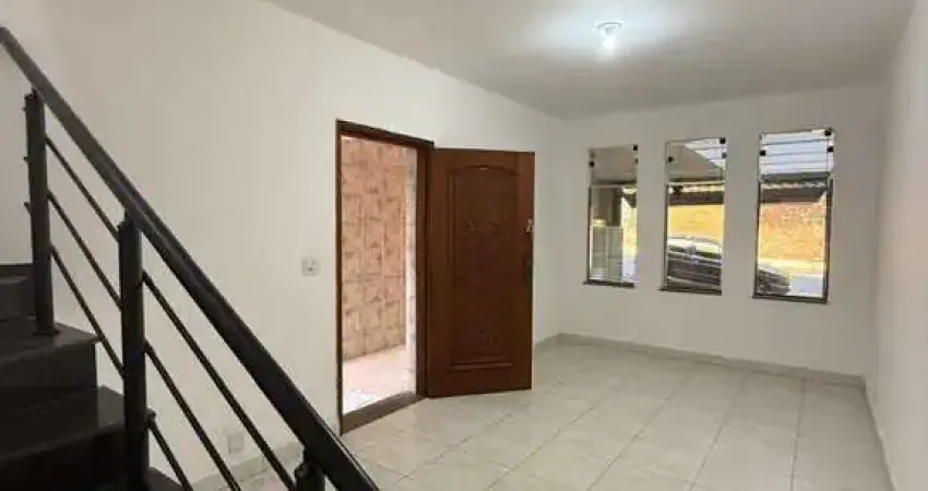 Sobrado com 02 dormitórios e 2 vagas de garagem- vila prudente