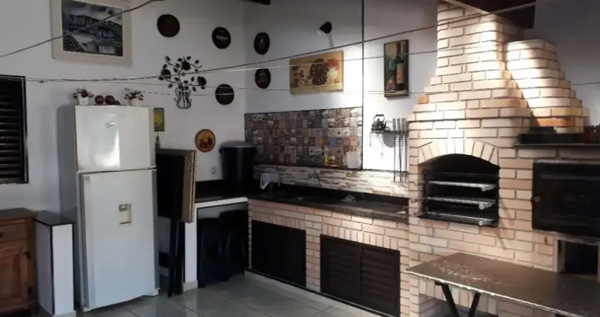 Sobrado com 200 m², 3 dormitórios e espaço gourmet - pronto para morar