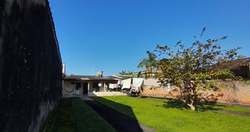 Vende se casa no Bairro Cohapar/Guaratuba PR