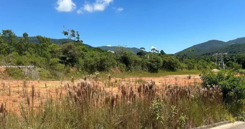 Terreno à venda na Avenida Lisboa, 20, Forquilhas, São José