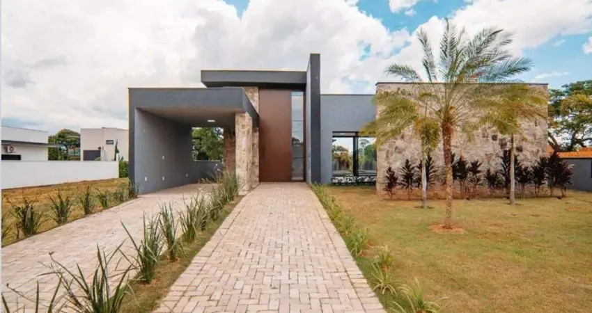 Casa à venda no bairro Alphaville, em Santana de Parnaíba - SP