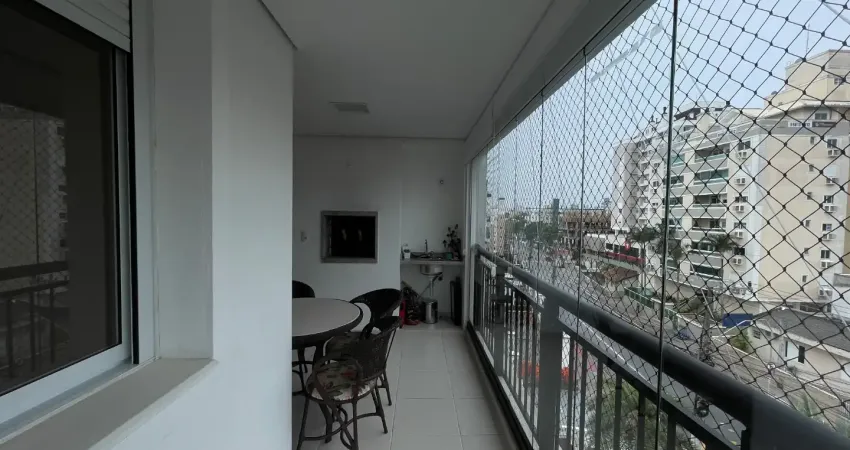 Apartamento porteira fechada com 3 quartos sendo 1 suite e demi suite em condomínio Club à venda no bairro Abraão em Florianópolis - SC