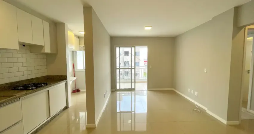 Apartamento com 02 dormitórios, sendo 01 suíte a venda no Bela Vista São José/SC.