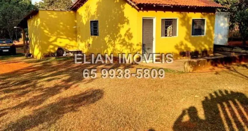 Chácara escriturada de 1.5 hectares com casa, rio e pomares - Água Fria - Chapada dos Guimarães