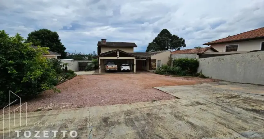 Casa de Alto Padrão com Piscina, Campo e Muito Mais!