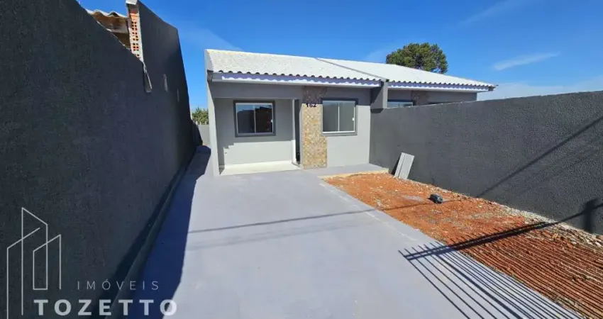 Casa com passagem lateral à venda no GSP em Uvaranas