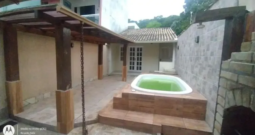 Casa para Venda em Rio das Ostras, Costazul, 3 dormitórios, 3 suítes, 1 banheiro, 2 vagas