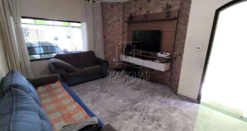 Sobrado com 3 dormitórios à venda, 196 m² por R$ 750.000,00 - Parque Jaçatuba - Santo André/SP