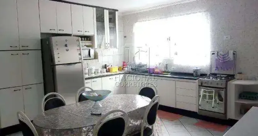 Sobrado com 5 dormitórios à venda, 235 m² por R$ 550.000,00 - Parque Gerassi - Santo André/SP