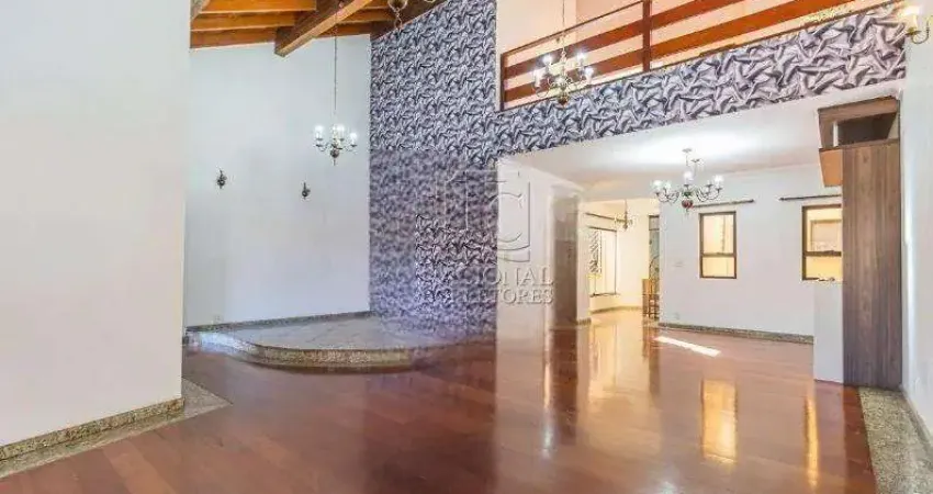 Sobrado com 3 dormitórios à venda, 390 m² por R$ 990.000,00 - Vila Camilópolis - Santo André/SP