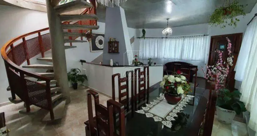 Sobrado com 3 dormitórios à venda, 246 m² por R$ 900.000,00 - Jardim Ana Maria - Santo André/SP