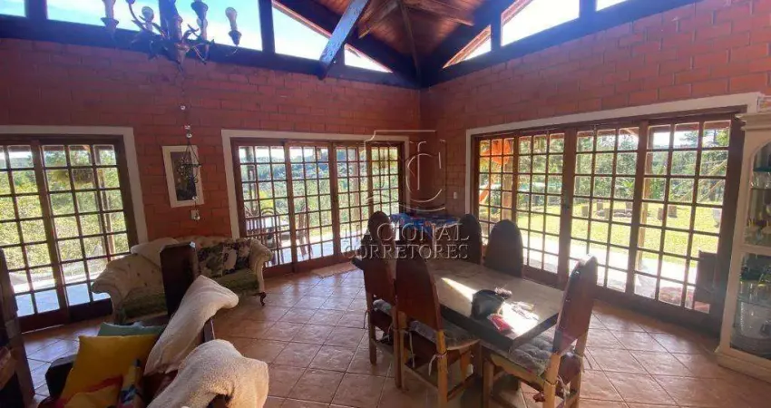 Sítio com 8 dormitórios à venda, 73000 m² por R$ 2.500.000,00 - Centro - Juquitiba/SP