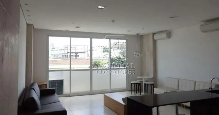 Sala à venda no SP 150 Trade Anchieta – varanda, mini cozinha e vaga exclusiva!