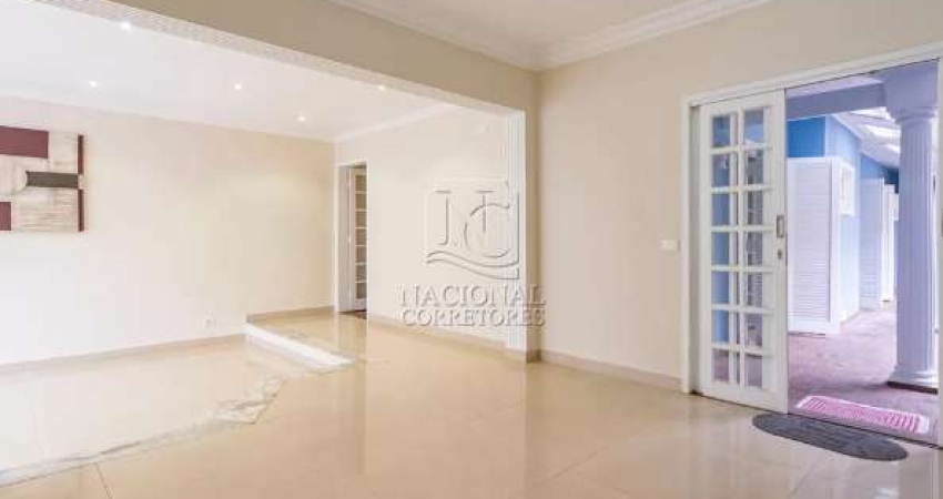 Casa à venda, 4 quartos, 1 suíte, 4 vagas, Vila Eldízia - Santo André/SP