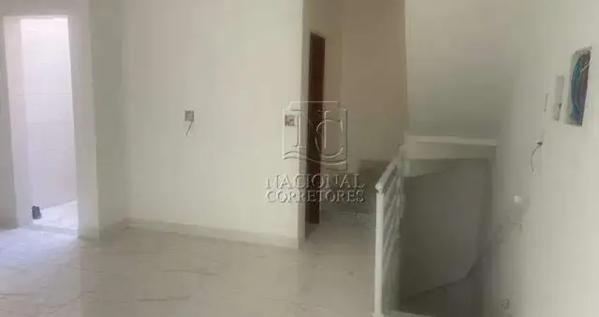 Sobrado à venda no bairro de utinga, condomínio lucio, 120 m² de área construída