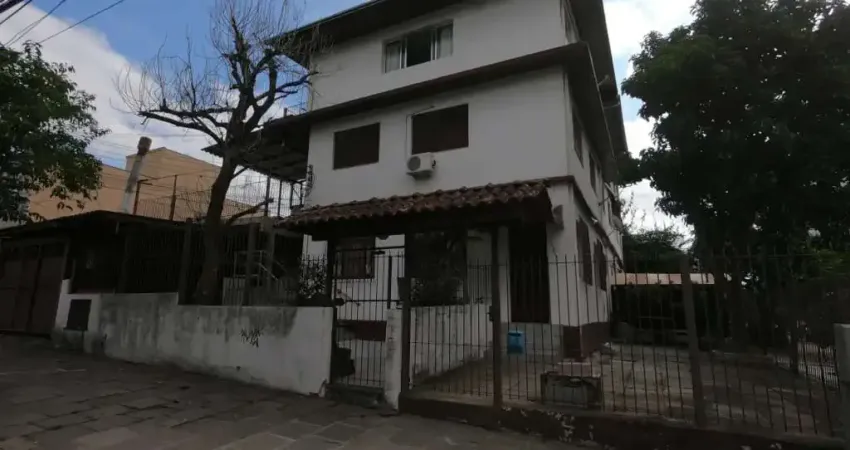 Apartamento amplo de 3 dormitorios bairro Vila Ipiranga sem vaga