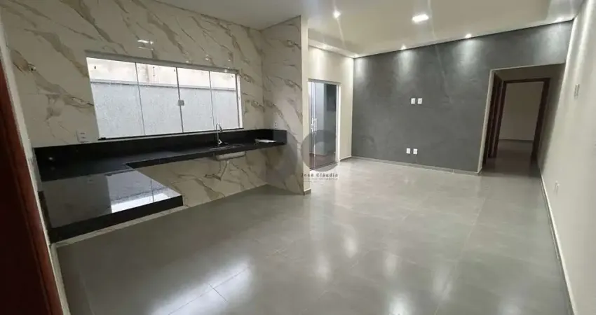 Casa com 03 Quartos, Área Gourmet e Garagem Coberta no Cidade Vergai - R$550.000
