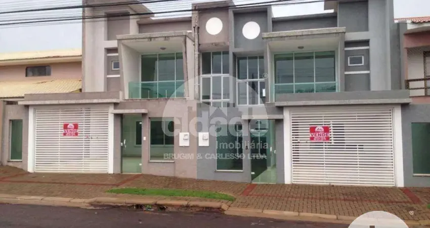 Sobrado à venda, 2 quartos, 1 suíte, 4 vagas, Recanto Tropical - Cascavel/Pr