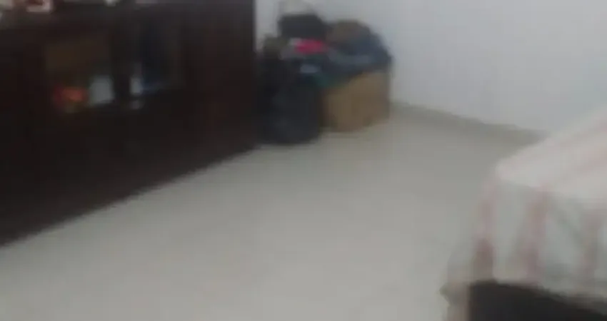 Imóvel para venda possui 70 metros quadrados com 02 dormitórios em Vila Cascatinha - São Vicente - SP