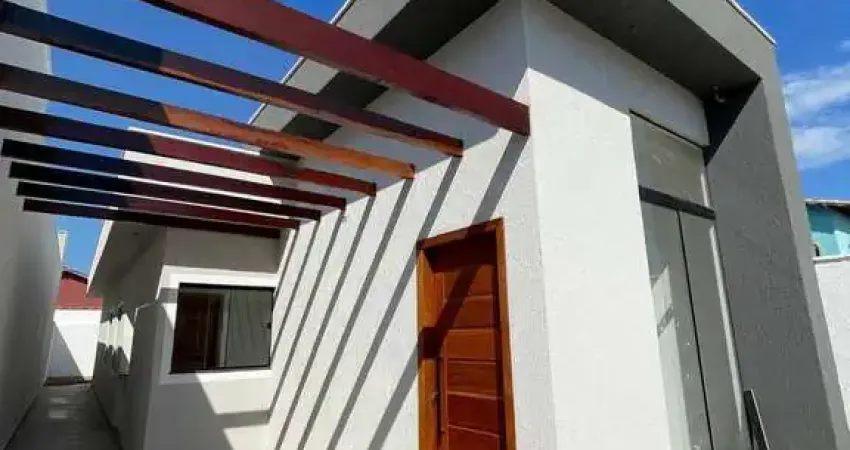 SEU NOVO LAR ESPERA POR VOCÊ! CASA COM 03 QUARTOS - SÃO PEDRO DA ALDEIA/RJ
