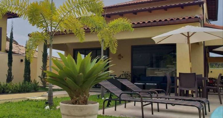 LOCAÇÃO FIXA - LUXUOSA CASA NO CONDOMÍNIO CARAVELA EM BÚZIOS/RJ