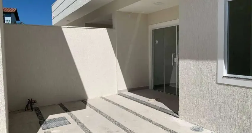 Casa linear independente, 02 quartos, 110m² na vila do peró - cabo frio/rj