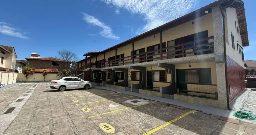 Oportunidade! casa em condomínio a 7 minutos da praia do peró -cabo frio/rj