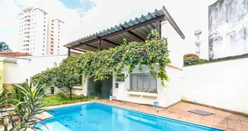 Casa ampla em Santo Amaro com 400m de area construida, quatro vagas de garagem