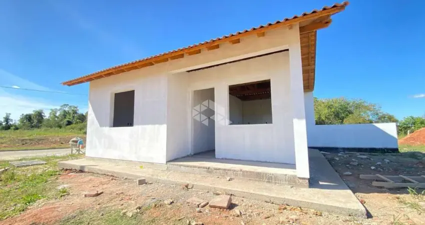 Casa de esquina em construção com 2 dormitórios no loteamento rech