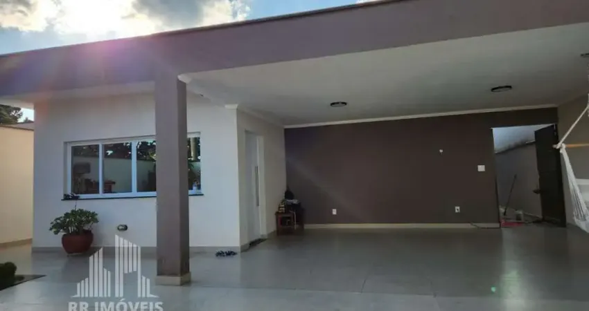 RR0173D CASA A VENDA 170m² ANALÂNDIA  - OPORTUNIDADE - 3 Dorms 4 Vagas - Analândia, SP - Ótima Localização