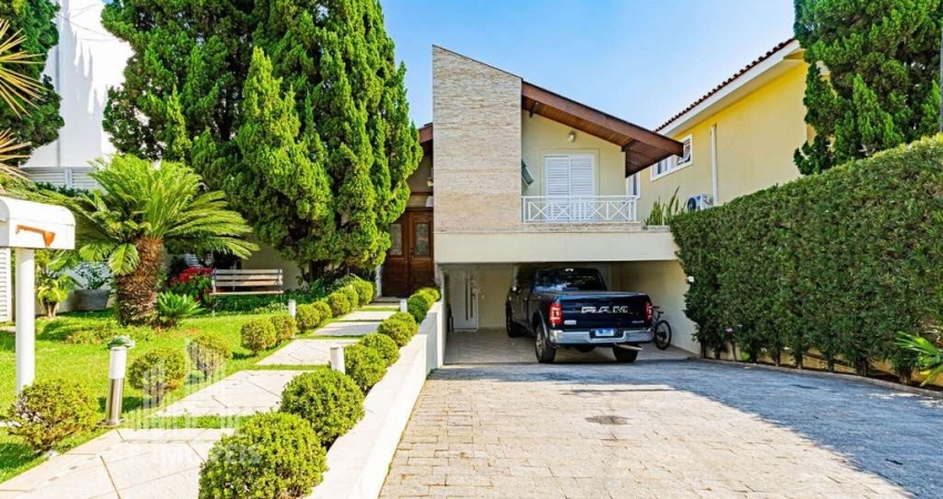 RR8198 Casa 300m² CONDOMÍNIO RESIDENCIAL 4 - OPORTUNIDADE -  3 Suítes 4 Vagas - Barueri, SP - Ótima Localização - ALPHAVILLE