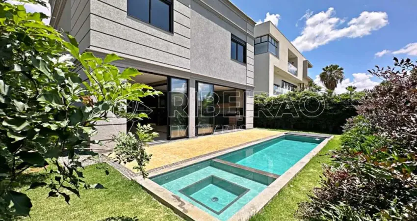 Sobrado com piscina à venda em condomínio 04 suítes 06 vagas alphaville