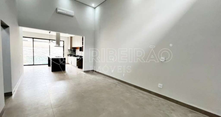 Casa térrea em condomínio fechado, 03 suítes com armários planejados, piscina e churrasqueira.