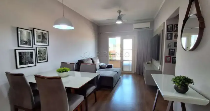 Lindo apartamento com 02 dormitórios sendo 01 suíte rico em armários com 93mts²