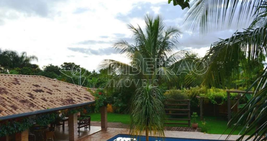 Casa Sobrado à venda com Piscina 3 suítes, 4 vagas Jd. Sumaré