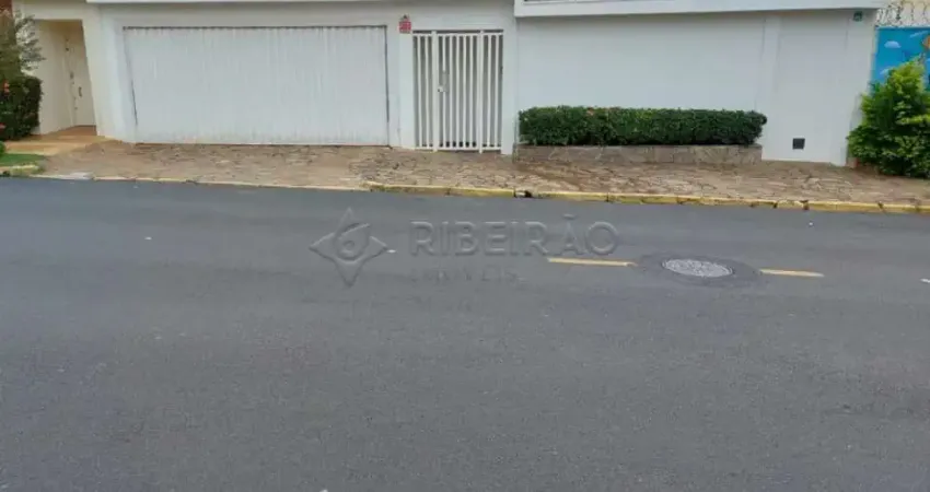 Casa térrea de uso misto no bairro jd. sumaré com 03 salas, recepção, 04 dormitórios com armários planejados sendo 03 suites, piscina.