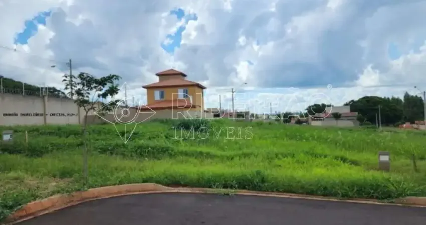 Terreno 250m² plano a venda no condomínio Quinta da Mata 02