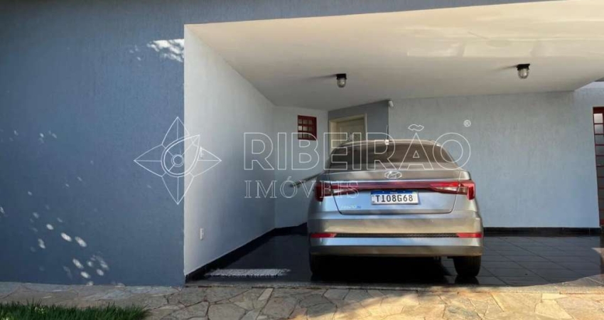 Casa com 03 dormitórios e piscina a venda na Ribeirânia