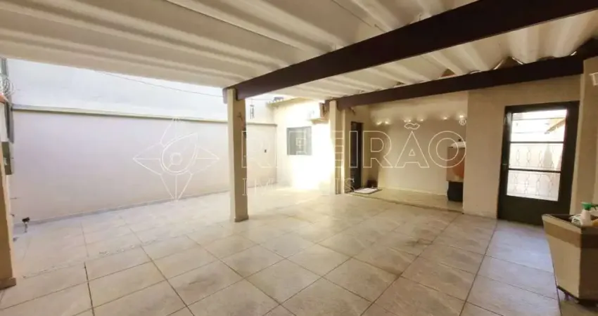 Casa térrea 3 dormitórios e quintal para venda no bairro Interlagos