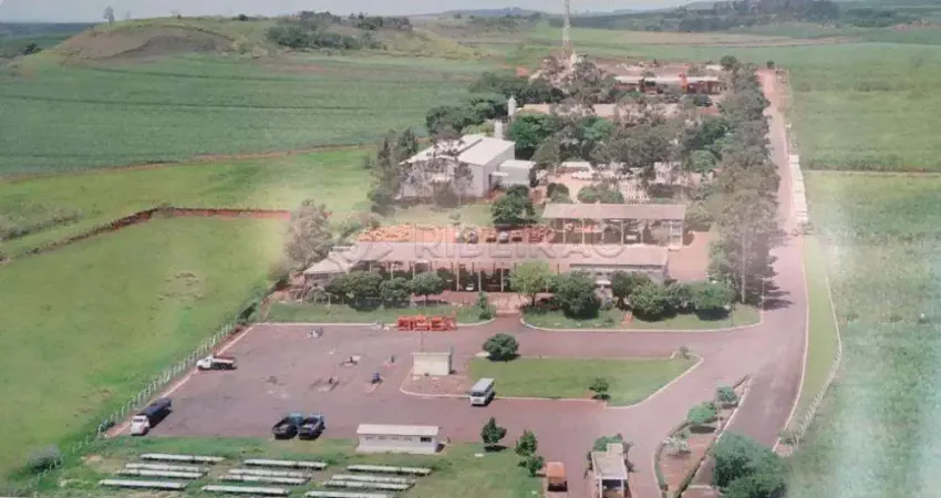 Área com galpões para venda com 75mil m² perpendicular a sp-333