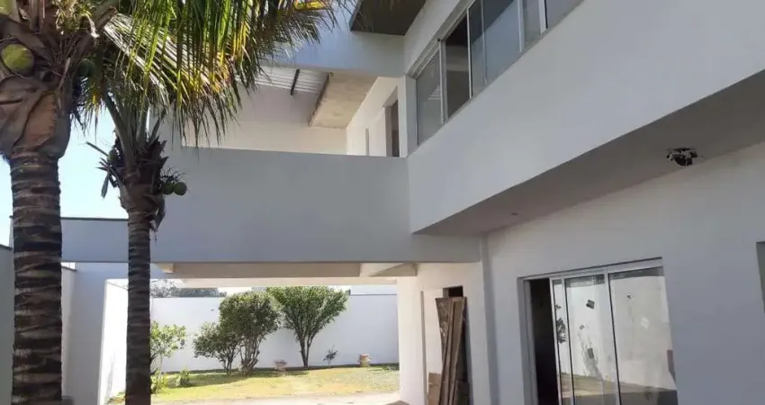 Excelente casa sobrado no Jardim Inconfidência co, 4/4 sendo 2 suítes