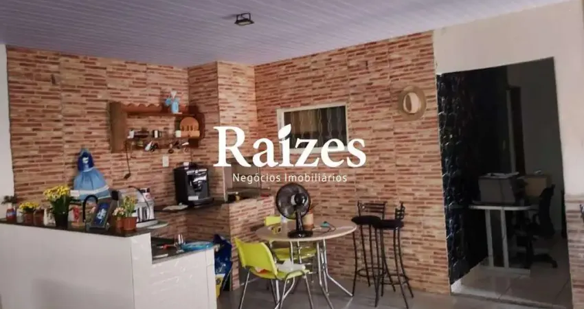 Casa Residencial 4/4 sendo 1 suíte com 4 Vagas em Uberlândia – Porcelanato, Varanda Gourmet e Espaço para Família