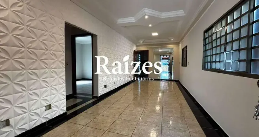 Casa com 4 quartos à venda no Planalto, Uberlândia