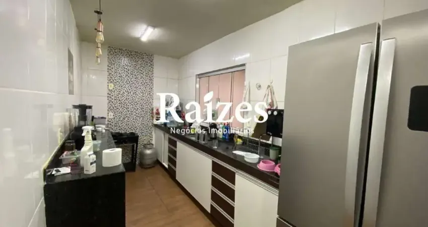 Casa com 2 quartos à venda no Jardim Holanda, Uberlândia