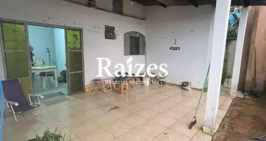 Casa Residencial 3 Dormitórios com Suíte em Jardim Canaã, Uberlândia - 120m² Úteis