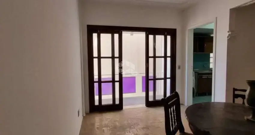 Apartamento 2 dormitórios com sacada para venda no bairro Cidade Baixa Porto Alegre/RS.