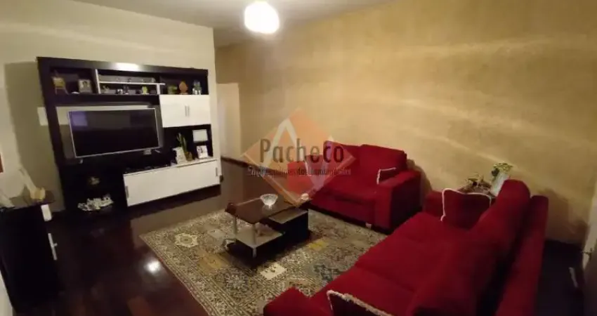Sobrado Frontal na Vila Carrão, 2 suítes, 2 vagas, edícula, 117m², R$ 720.000,00
