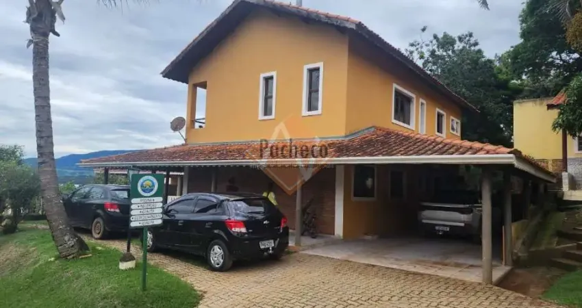 Chácara em Piracaia, 13 dormitórios, 8 chalés, salão de festas, 20 vagas, R$10.000.000,00